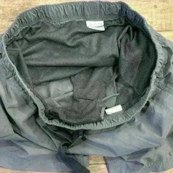 Columbia Omni-Shade Grey Buckle Shorts Size XL 9L - Picture 5 of 8